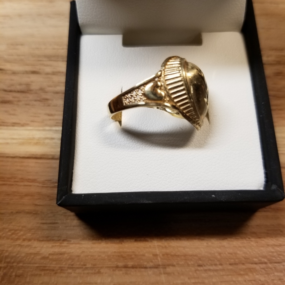 10 Kt Yellow Gold , 2.2 Grams Size 7.5 ELEGANT Gold Heart Ring with Leaf Design - Picture 2 of 6